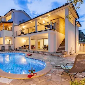 https://villa-asta-medulin.pula-hotels.org