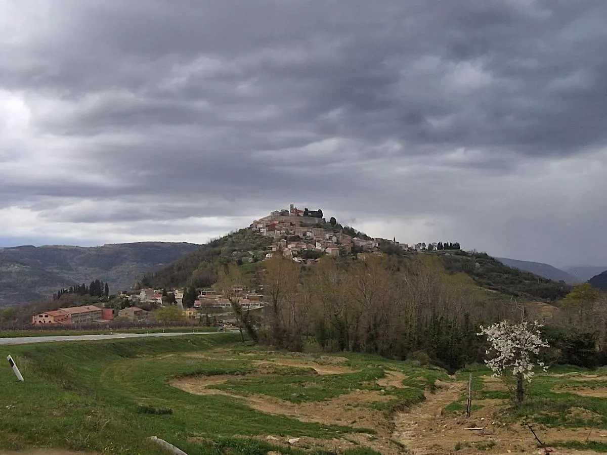Apartman Sandro Motovun 0*,  Croazia